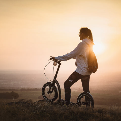 kick scooter vs electric scooter top tips - fitness